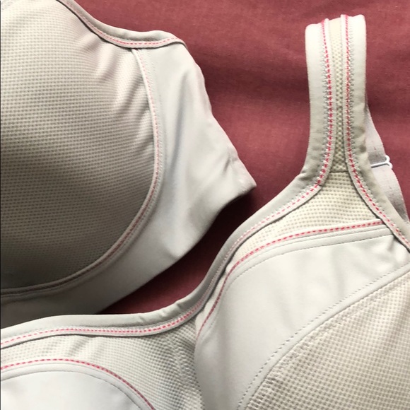 NWOT Chantelle High Impact Convertible Sports Bra - Picture 6 of 10